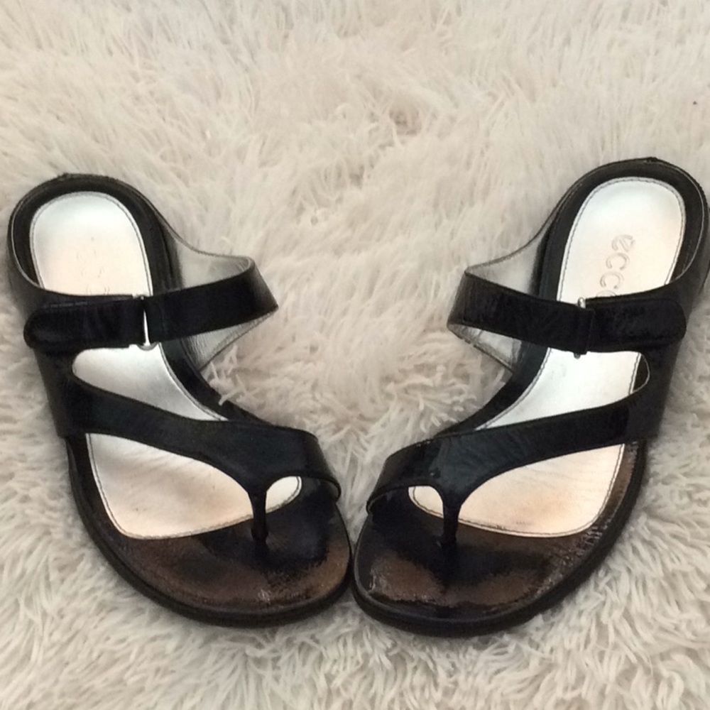 Cute black patten leather Ecco sandals
